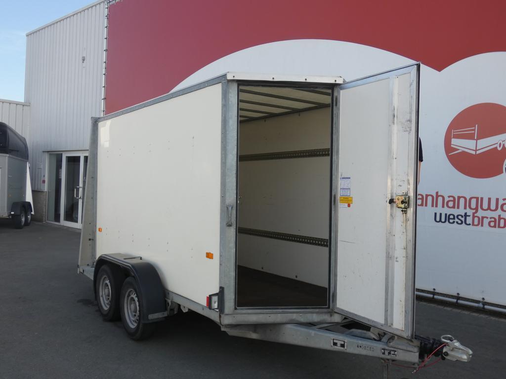 Ifor-Williams Gesloten aanhangwagen tandemas 303x147x183cm 2700kg